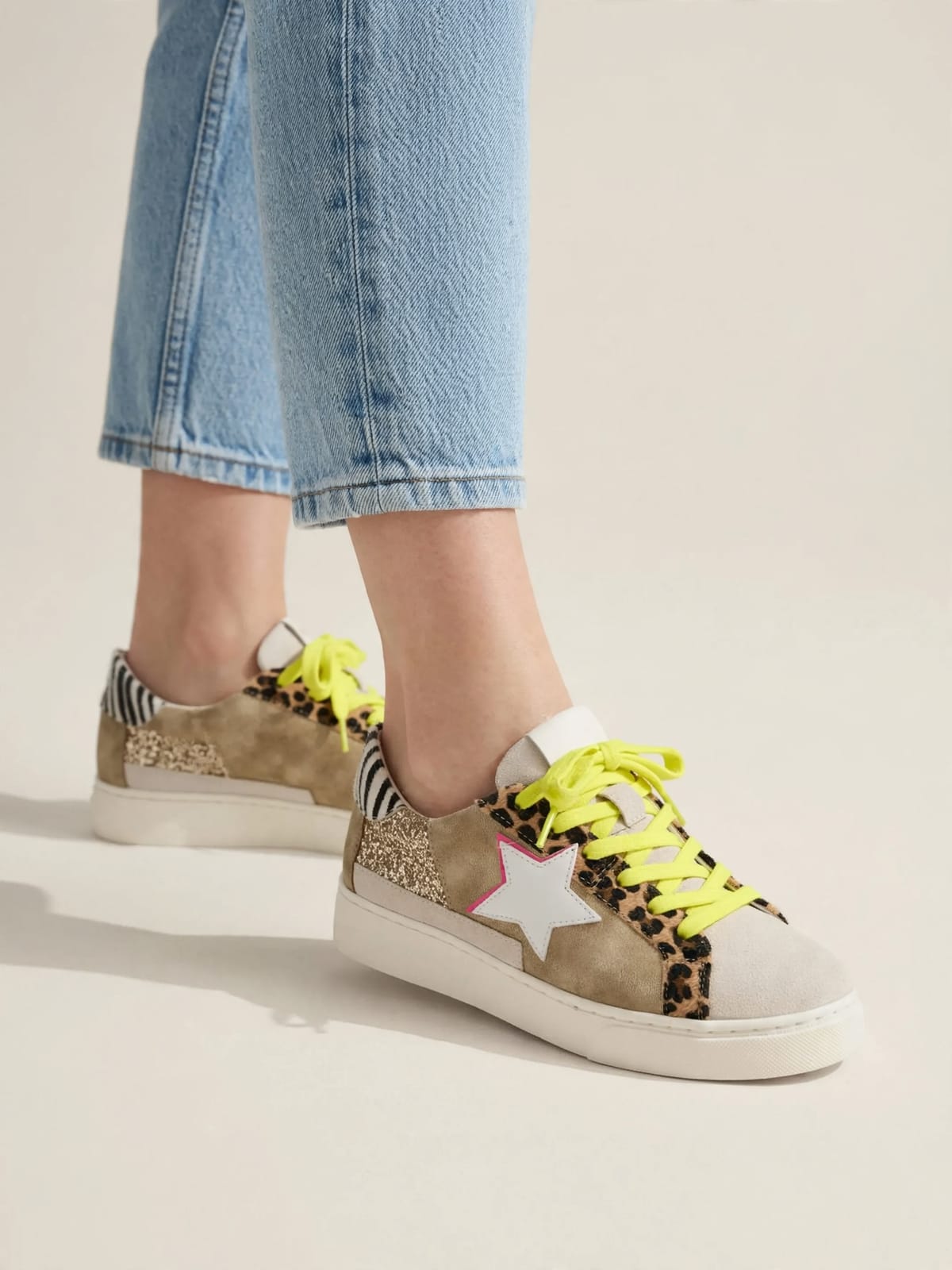 Calypsa – sneakers met luipaardprint – Gedragen voorkant