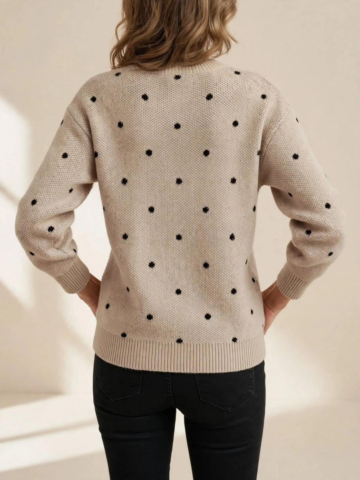 Angelique – trui met stipjes – Khaki – achterkant