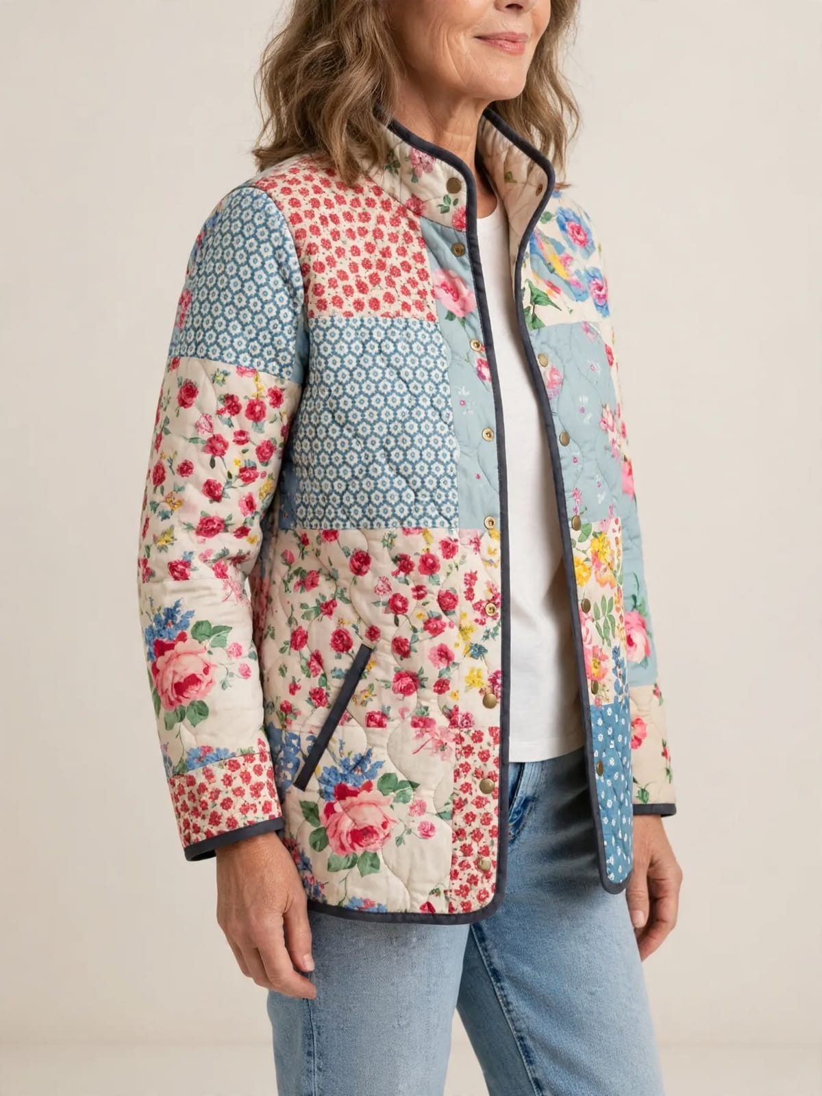 Chloé – gequilt patchwork bloemenjasje – Driekwart