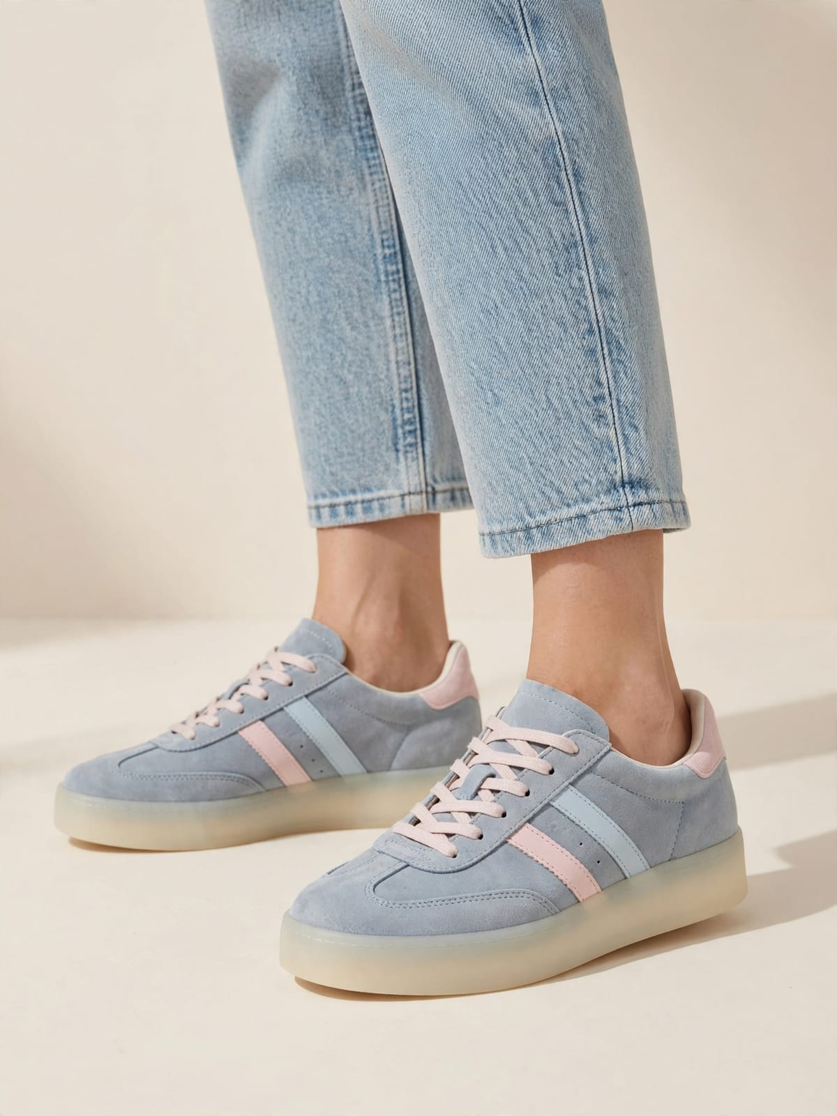 Chloé – pastel suède sneakers – Gedragen voorkant