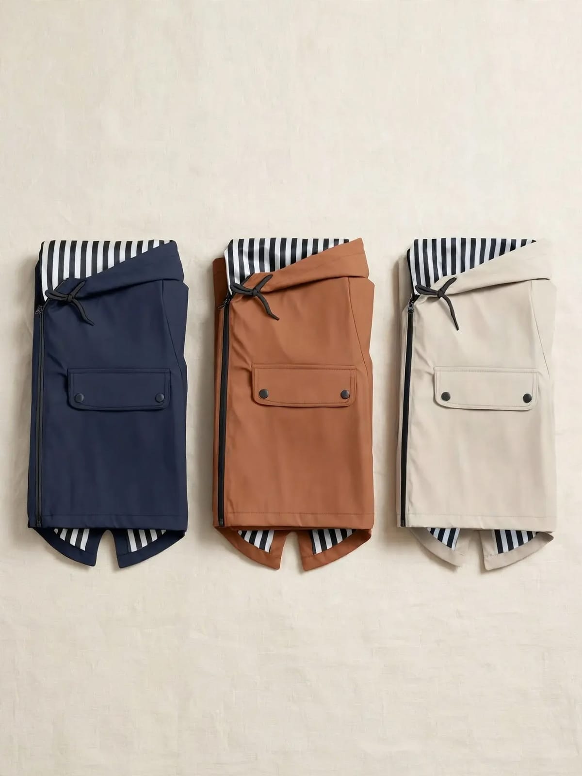 Christine – lichte regenjas met capuchon – Kleurenoverzicht 2/2 (3 kleuren)