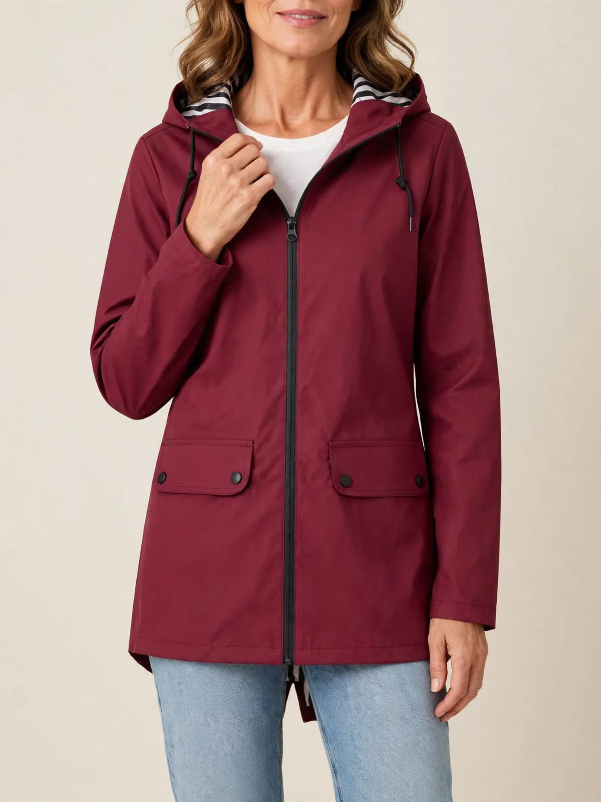 Christine – lichte regenjas met capuchon – Rood – gesloten