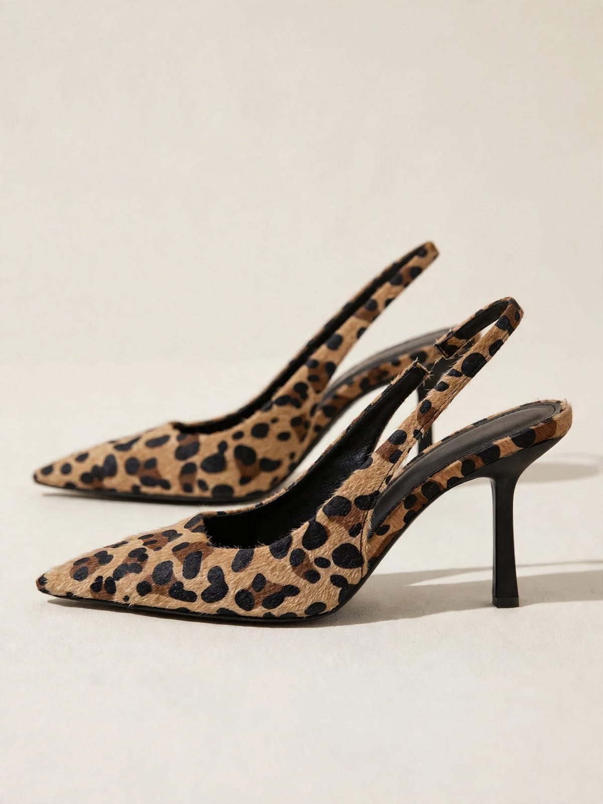 Clara – luipaard slingback pumps – Productfoto zijkant