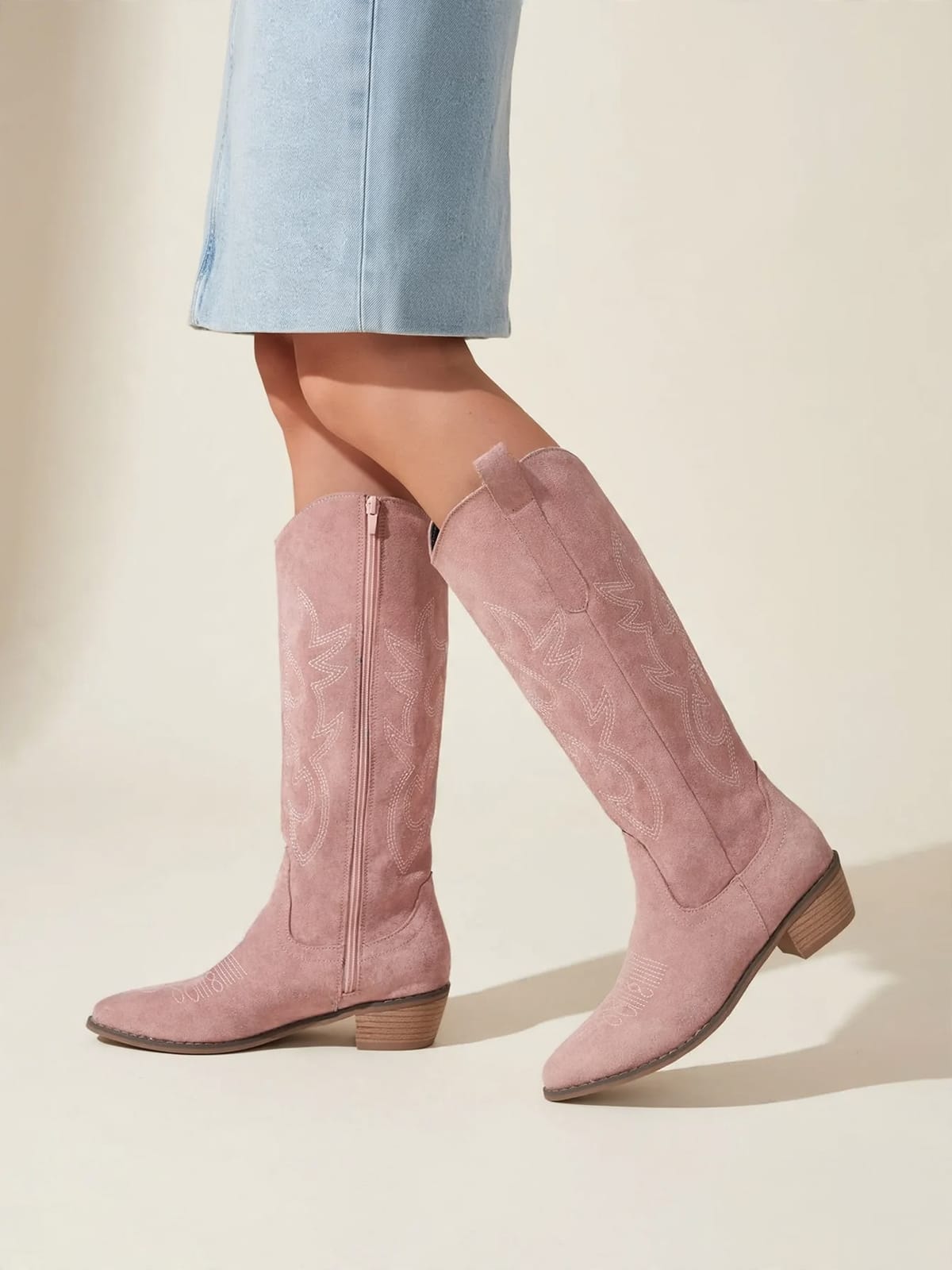 Clara – orthopedische westernlaarzen – Roze – gedragen lopend