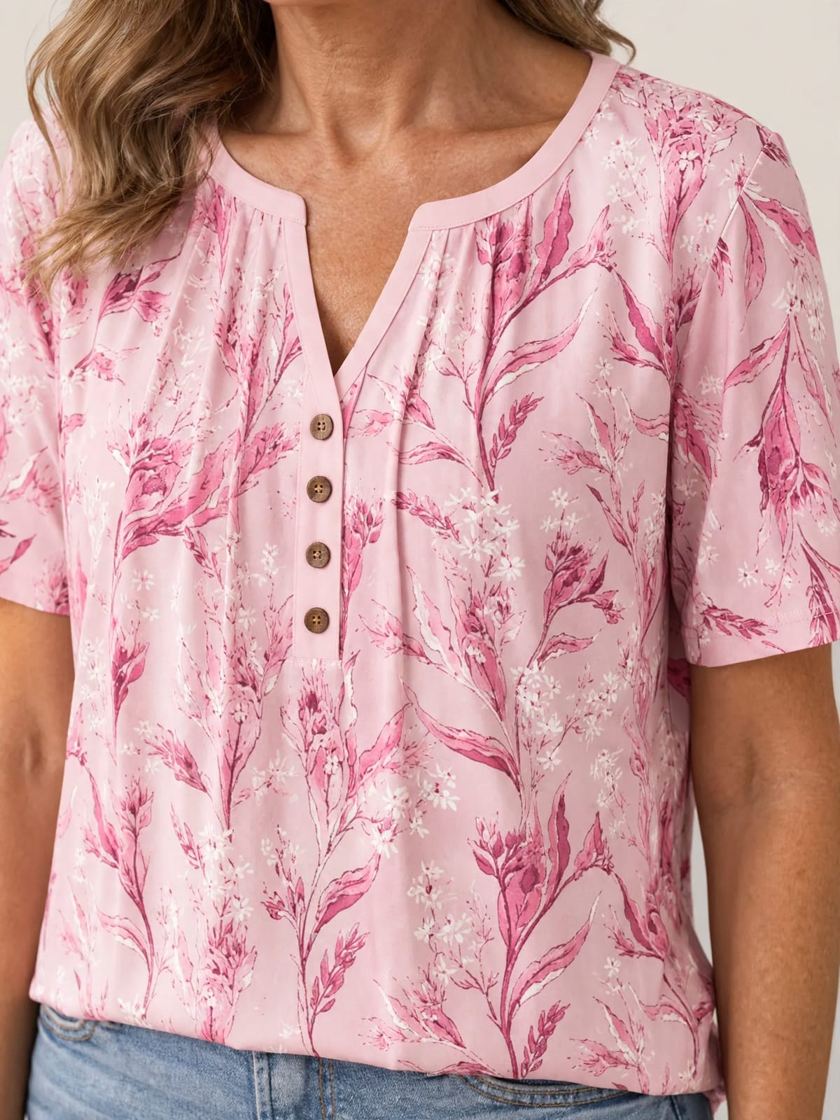 Coby – plissé blouse met bloemenprint – Roze – detail