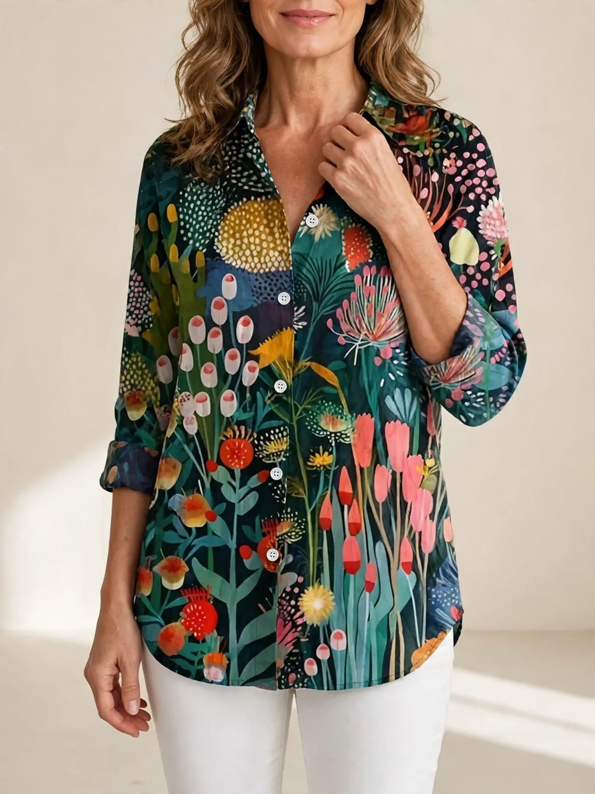 Cornelia – blouse met kleurrijke print – Groen – hand bij hals