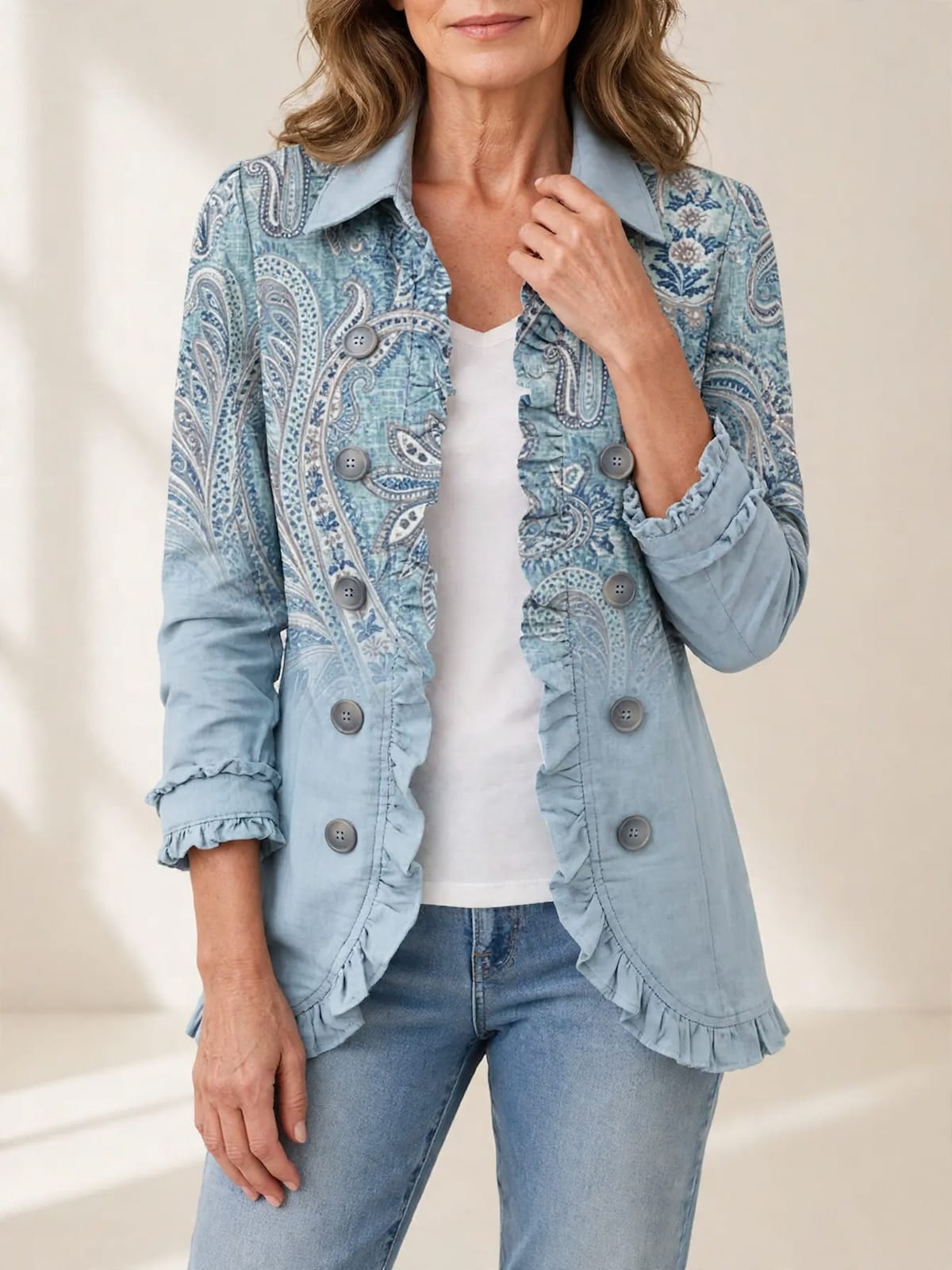 Estrella – paisley jasje met ruffles – Hand bij kraag