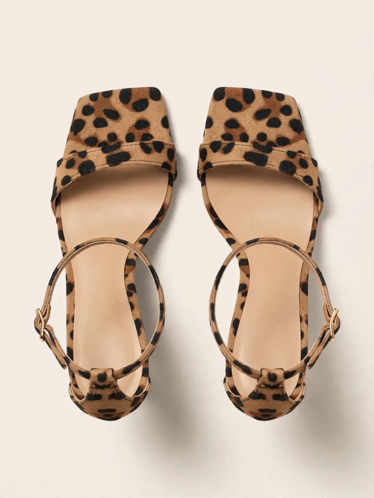 Evalisse – luipaardsandalen met hak – Productfoto bovenaanzicht