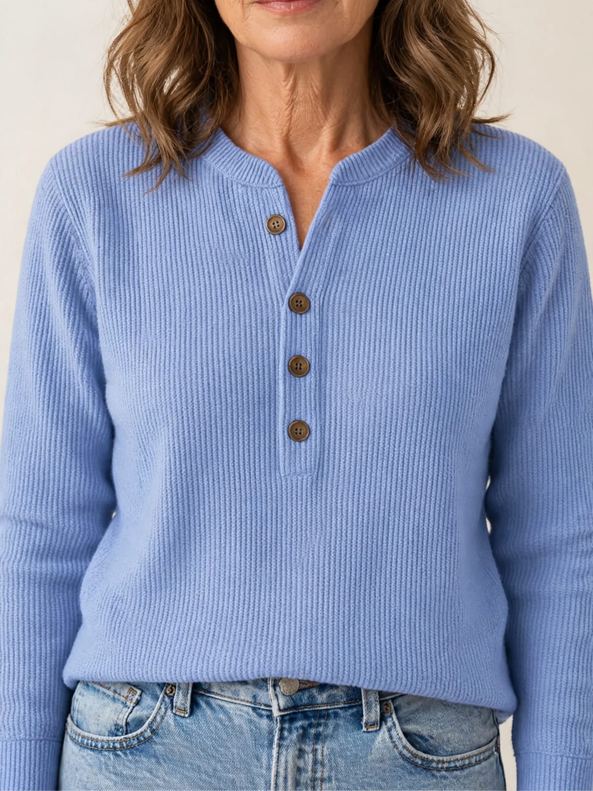 Francien – ribgebreide sweater met knoopjes – Blauw – detail