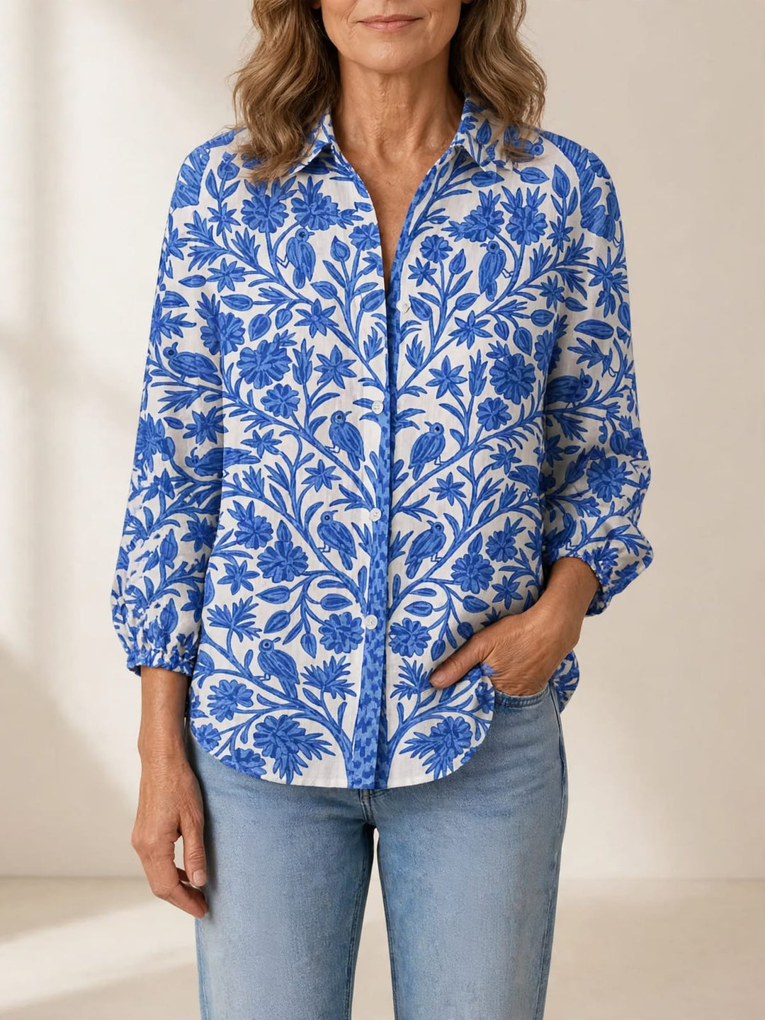 Isabelle | Lichte blouse met blauwe tuinprint