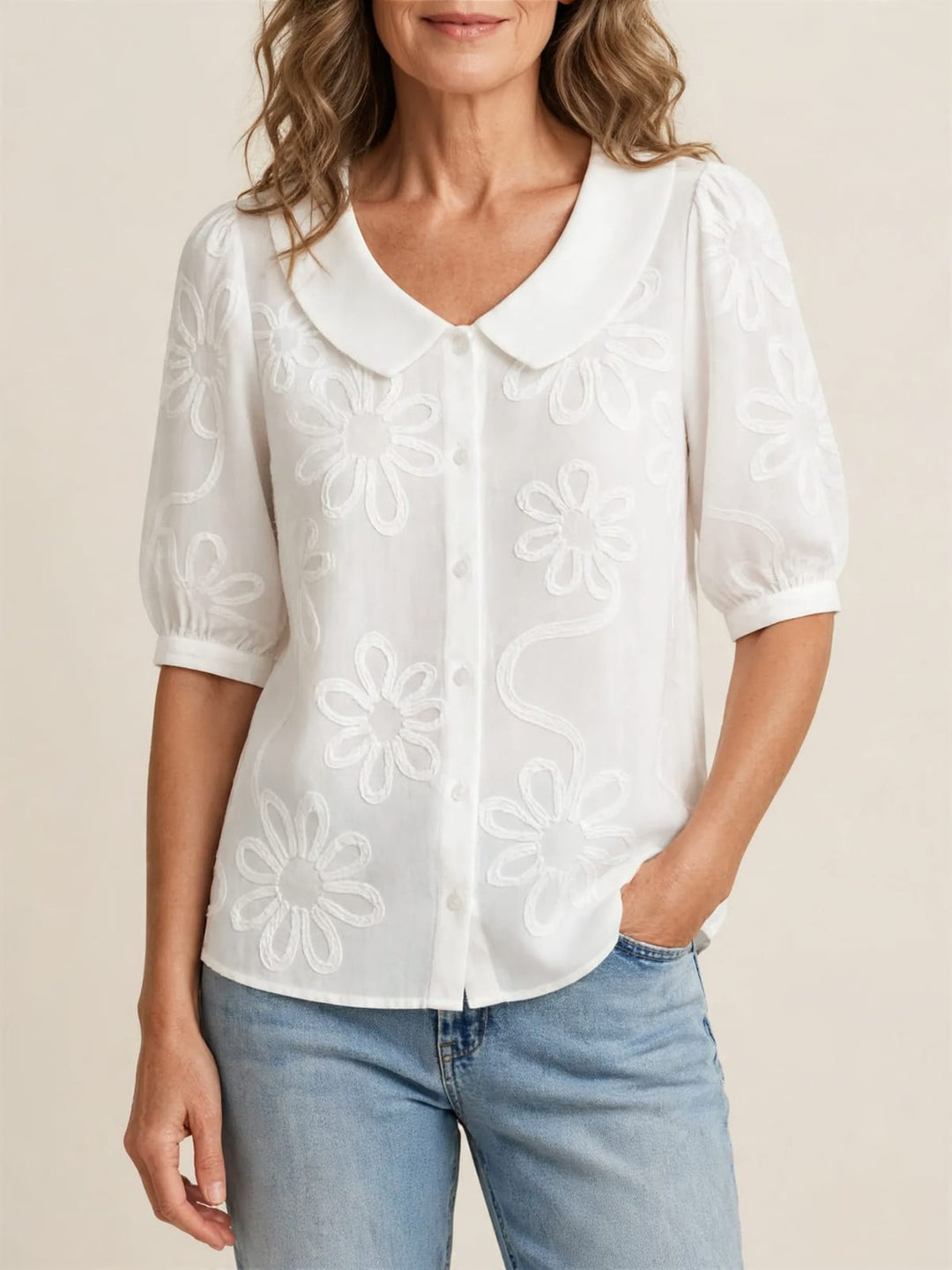 Jeanet | Blouse met geborduurde bloemen