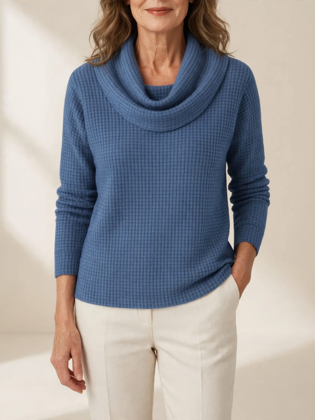 Lindsay – trui met watervalhals – Blauw – vooraanzicht