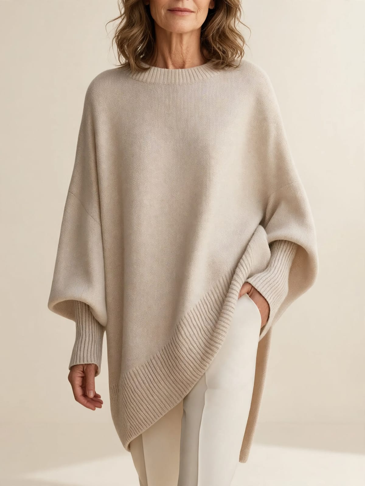 Loïs – oversized trui – Beige – vooraanzicht