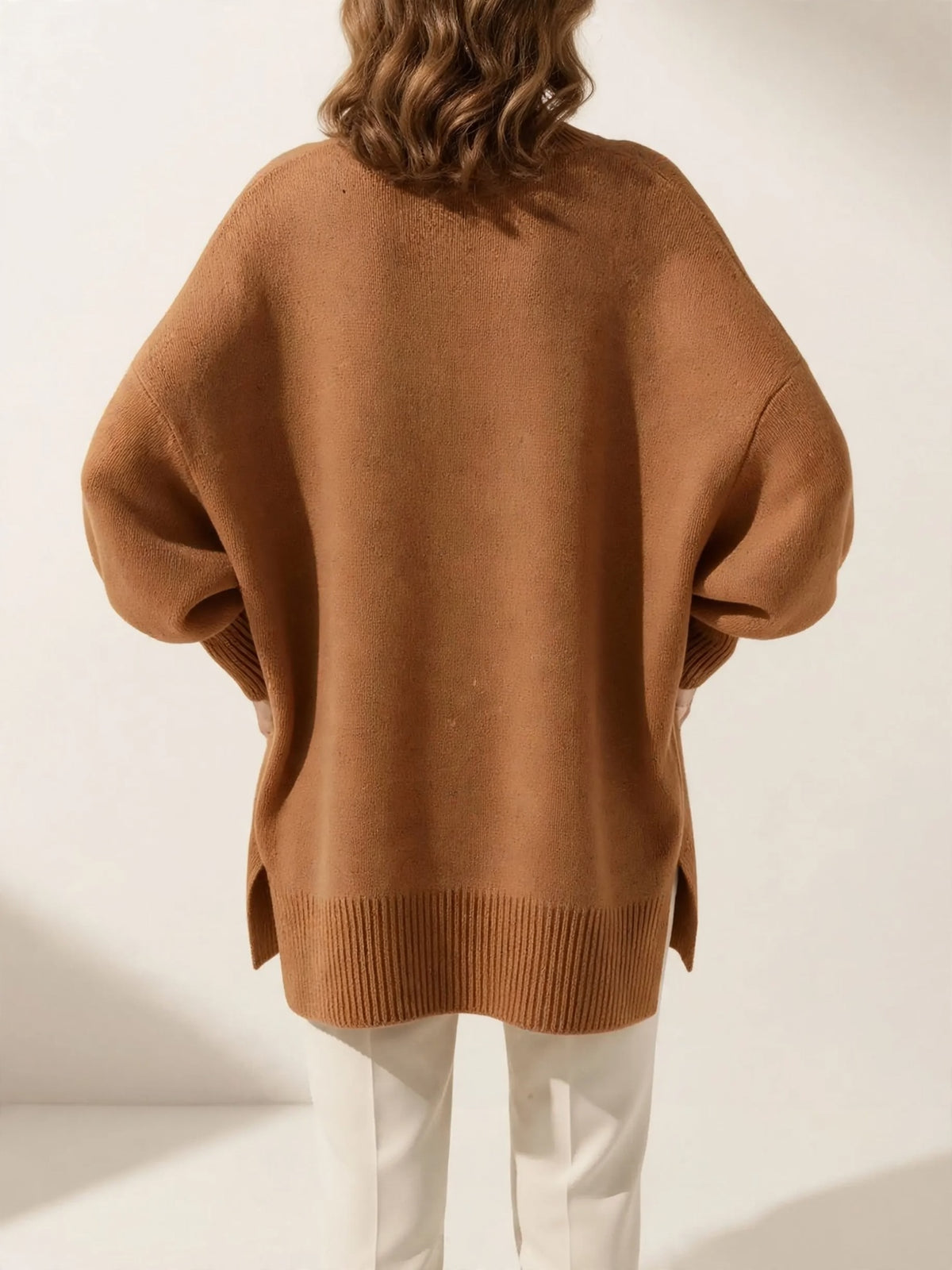 Loïs – oversized trui – Karamel – achterkant