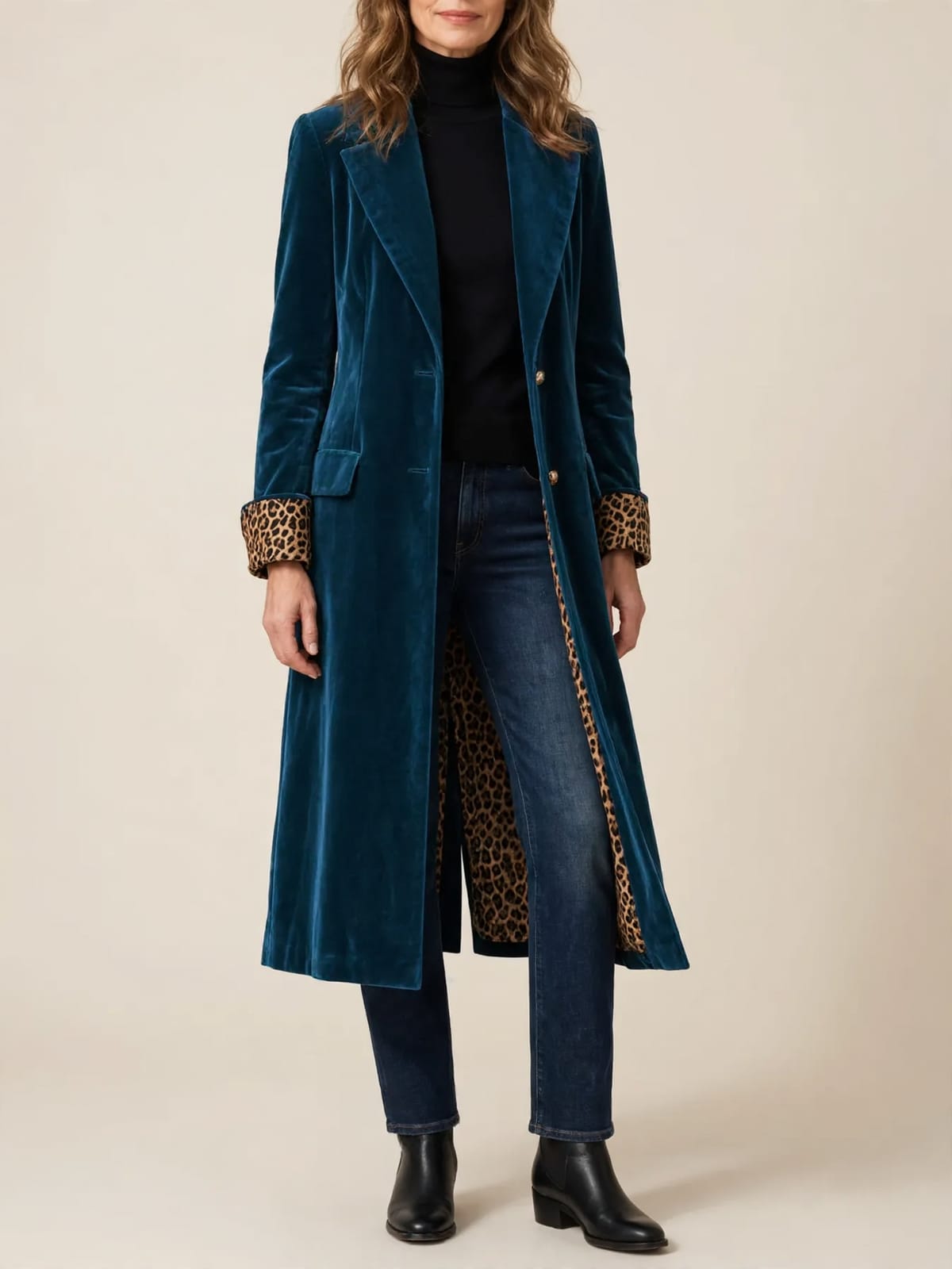 Marcella – lange getailleerde fluwelen jas – Blauw – hele lengte driekwart