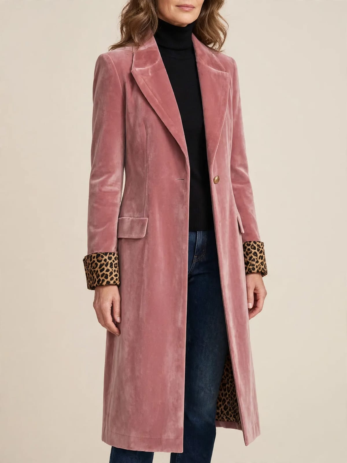 Marcella – lange getailleerde fluwelen jas – Roze – driekwart