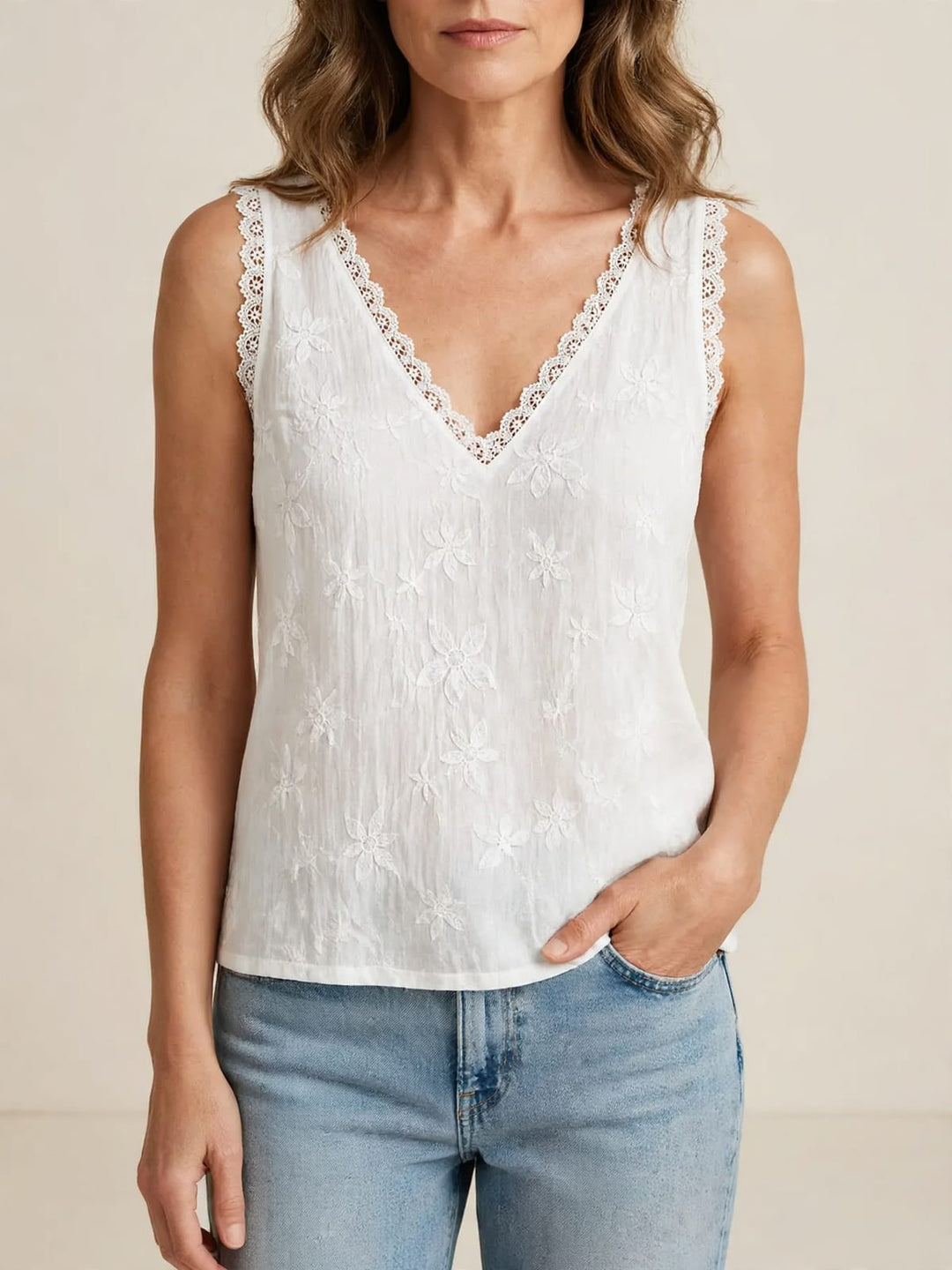 Marjet | Kanten tanktop met V-hals