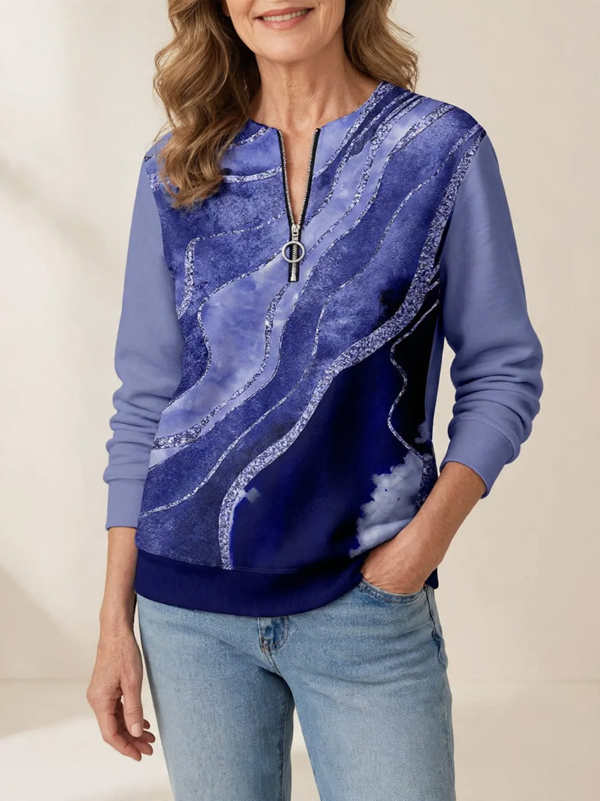 Nirvelle – sweater met vintage print – Saffier Blauw – driekwart
