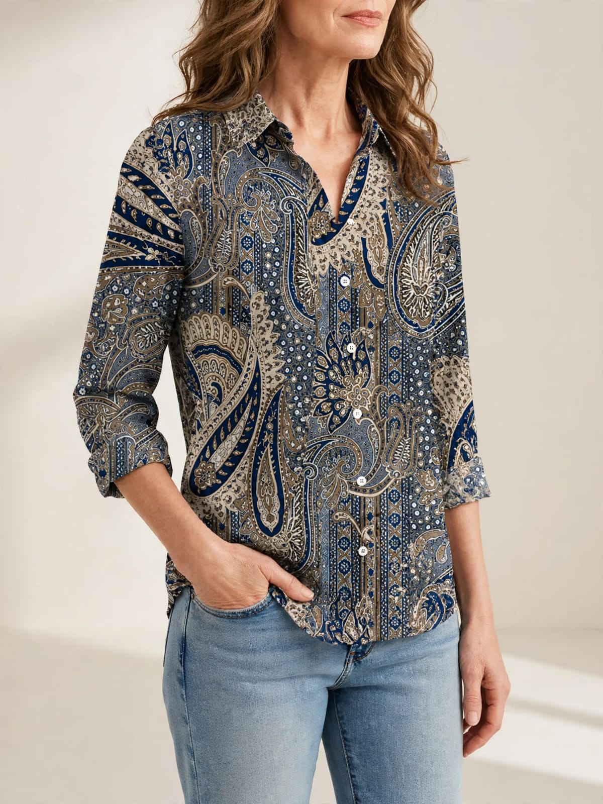 Paisley Charm – blouse met paisleyprint – Driekwart