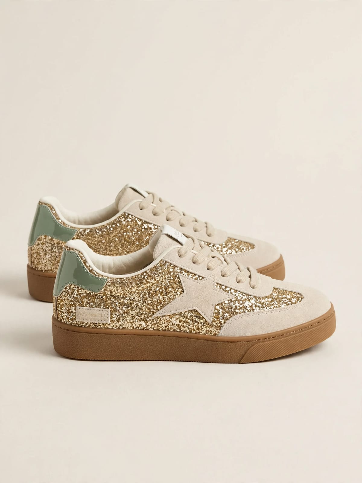 Paula – glittersneakers met ster – Productfoto zijkant