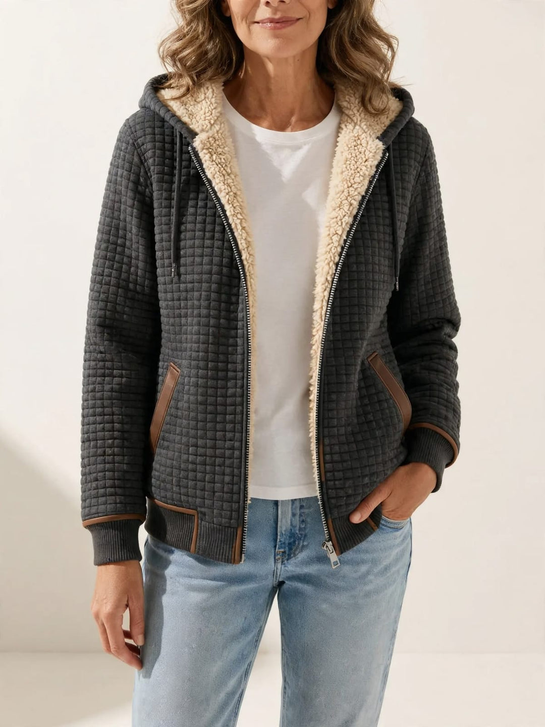 Sandra | Gequilte hoodie met rits en sherpavoering