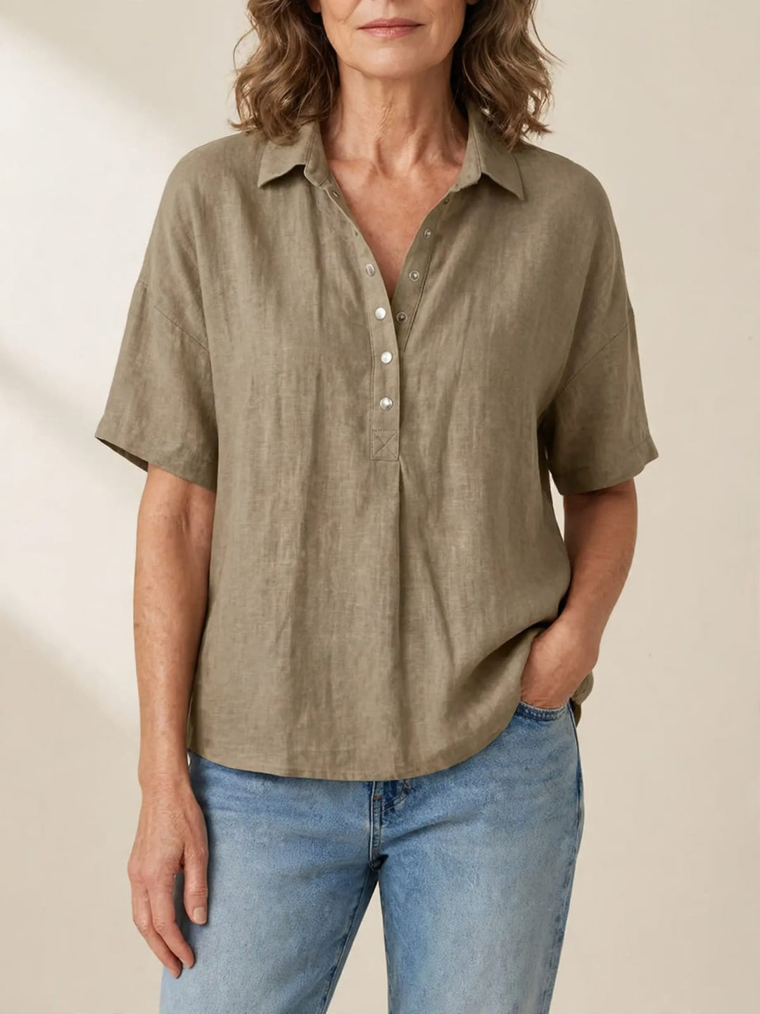 Sonja | Blouse met kraag en knoopdetail